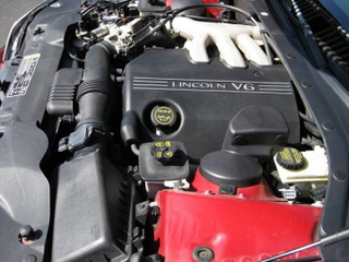 Illustration for article titled A 2001 Lincoln LS for $3,000? It’s Got A Stick!